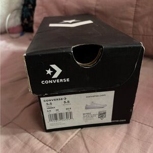 low top converse. size 5.5 w and size 3.5 m.